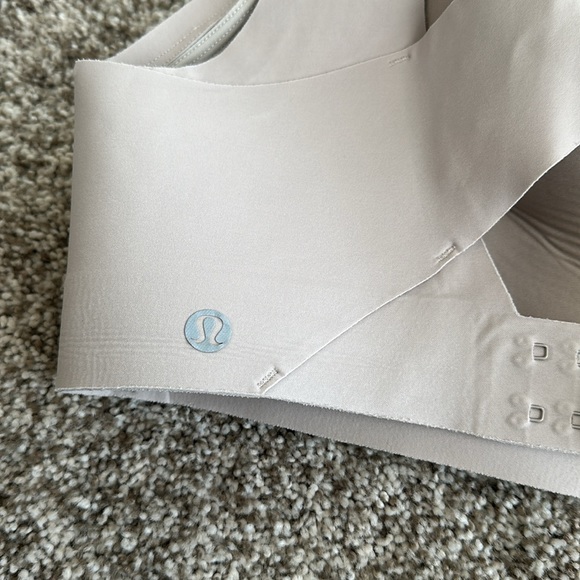 Lululemon Enlite Bra - Picture 4 of 8